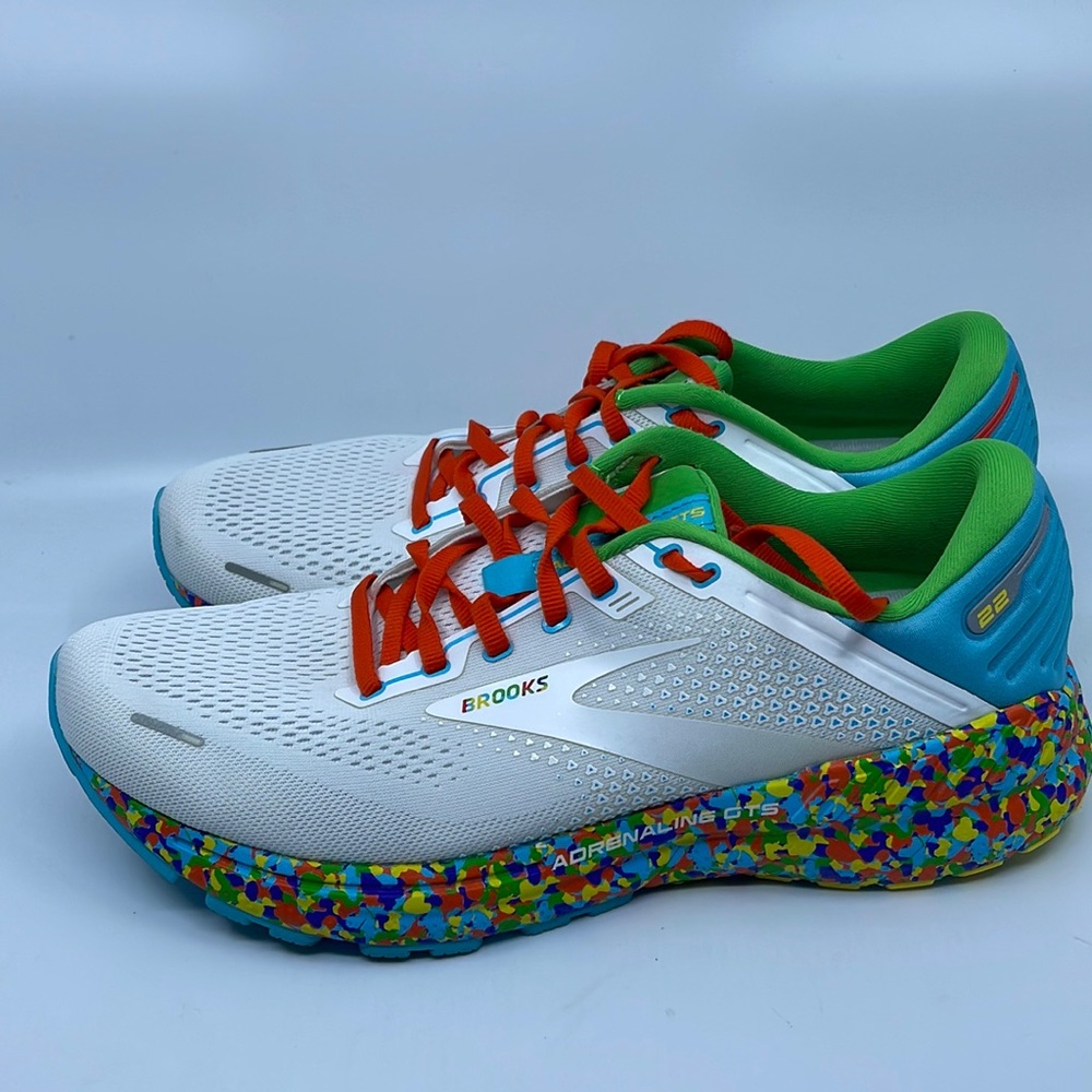 Brooks Men's Adrenaline GTS 22 Supportive Running Shoe size 11